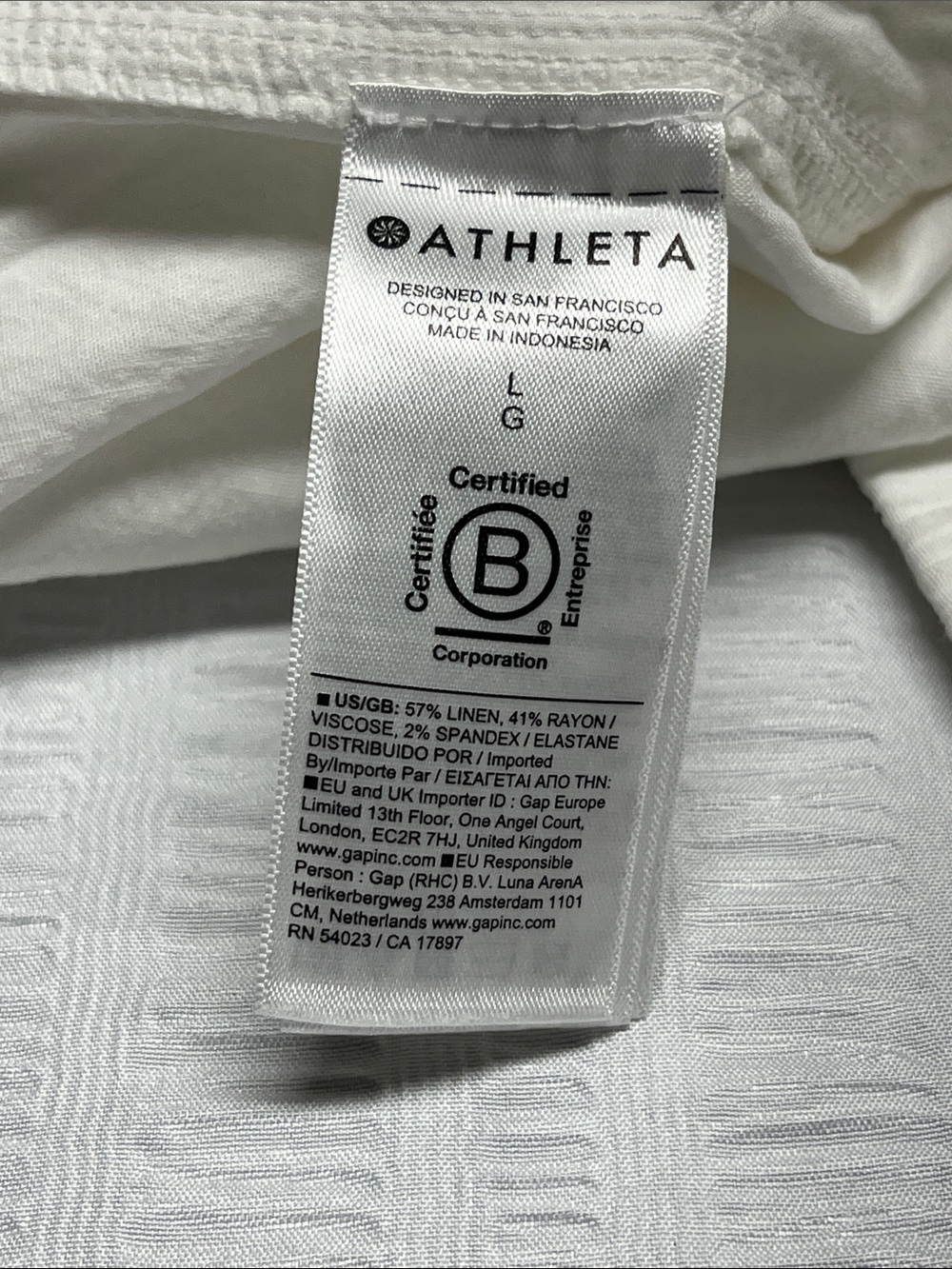 Athleta Paradise Bermuda Shorts in crisp white. Sz L. 7 inch inseam. - Picture 11 of 12